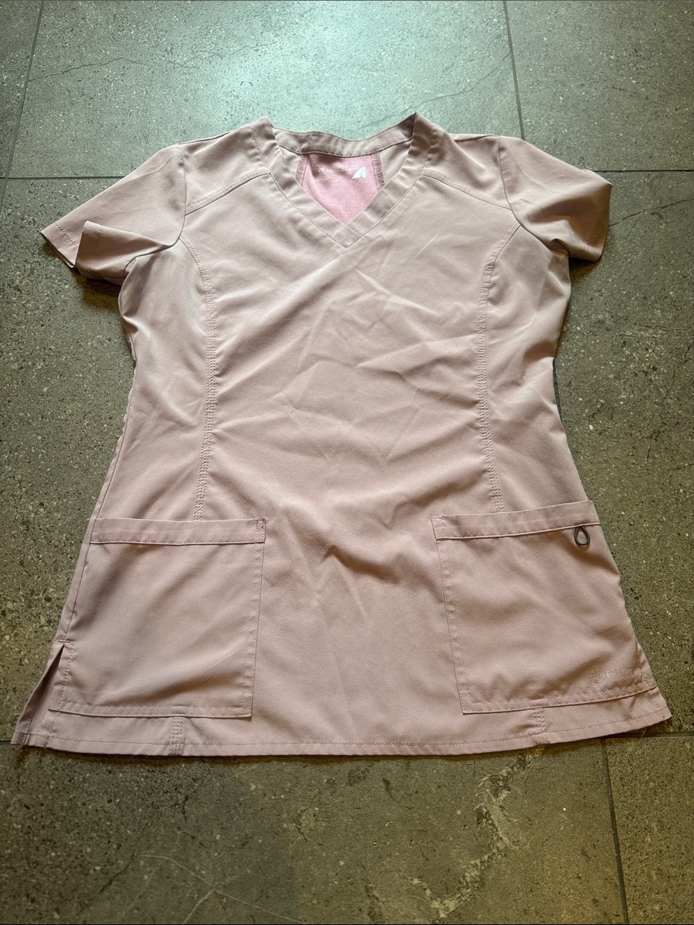 Women's V-Neck Scrub Top in Dusty purple